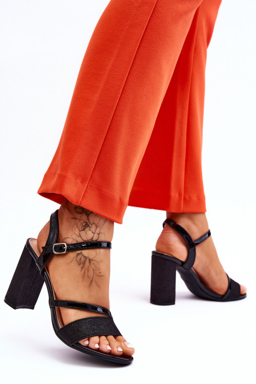 s leskom Elegantné sandále na vysokom opätku čiernej farby Alicia s leskom Elegantné sandále na vysokom opätku čiernej farby Alicia