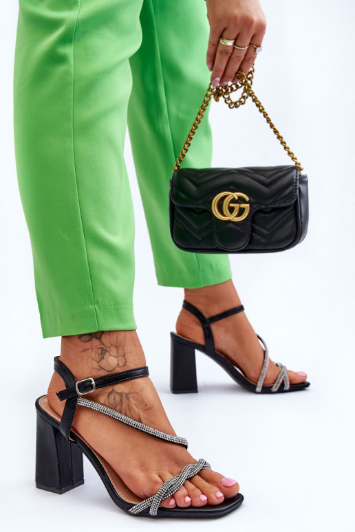 Dámske sandále s trblietavými očkami na podpätkoch čiernej farby Carlotta