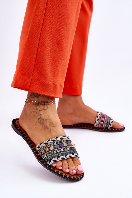 Zdobené papuče v čiernej farbe Bellisa