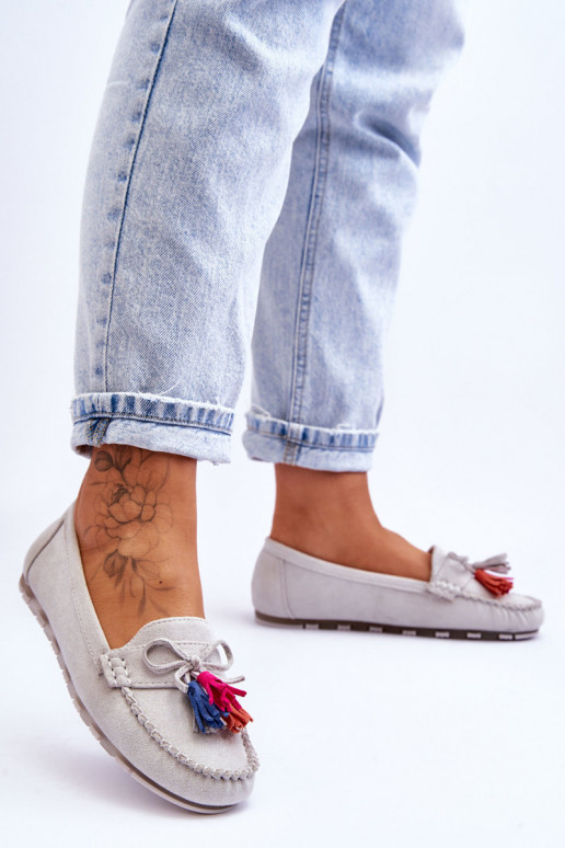 Semišové mokasíny so strapcami v sivej farbe Dorine Semišové mokasíny so strapcami v sivej farbe Dorine