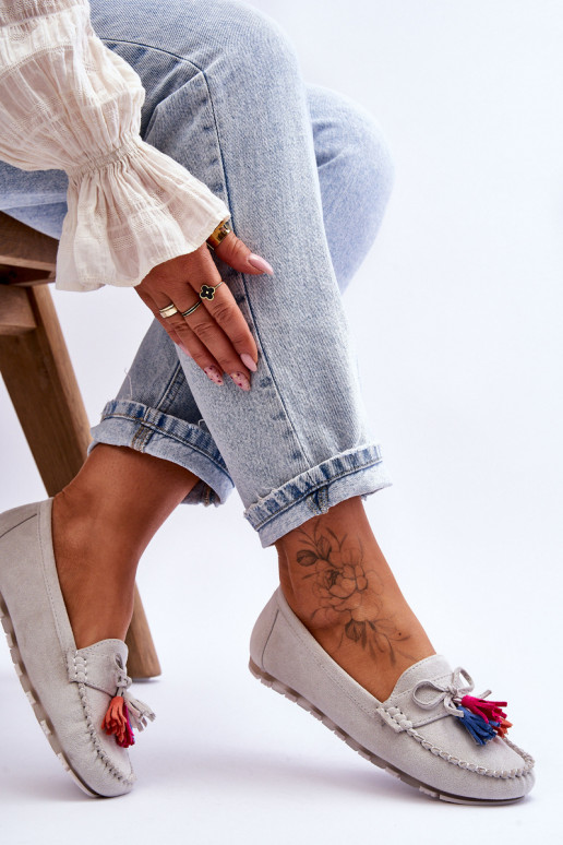 Semišové mokasíny so strapcami v sivej farbe Dorine Semišové mokasíny so strapcami v sivej farbe Dorine