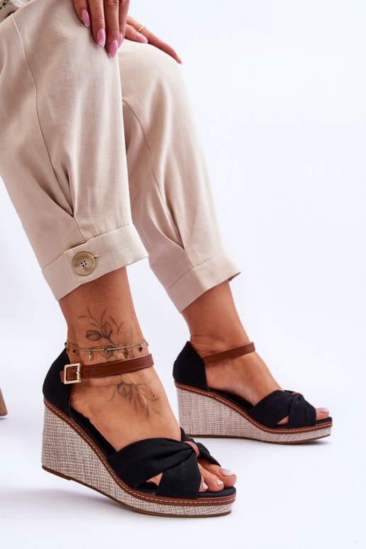 Dámske sandále čiernej farby Daphne