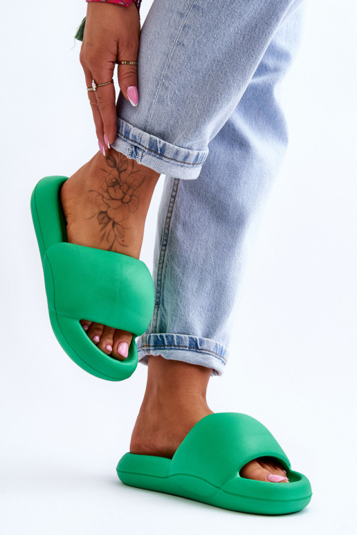 Ľahké papuče s pozlátenou podrážkou v zelenej farbe Milton Ľahké papuče s pozlátenou podrážkou v zelenej farbe Milton