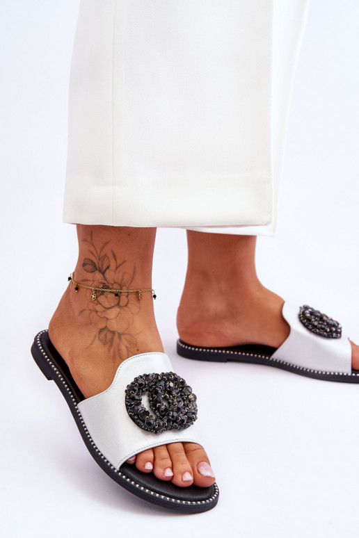 Papuče s krásnymi detailmi S.Barski KV-520-3 striebornej farby