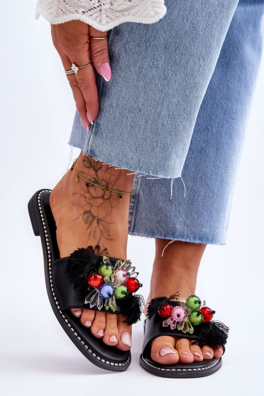 Papuče s ozdobnými korálkami S.Barski KV-2775-47 čiernej farby