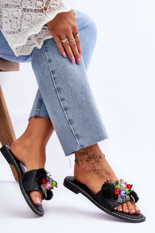 Papuče s ozdobnými korálkami S.Barski KV-2775-47 čiernej farby