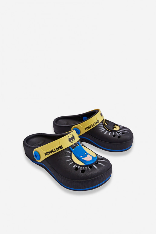 Detské papuče v štýle crocs Batman Grendene Kids JJ385005 čierne Detské papuče v štýle crocs Batman Grendene Kids JJ385005 čierne