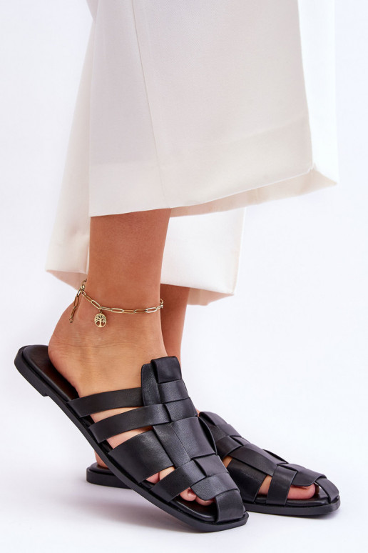 Papuče s pásikmi v čiernej farbe Reyna