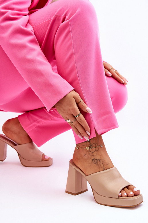 Kožené papuče s béžovým podpätkom Livesa