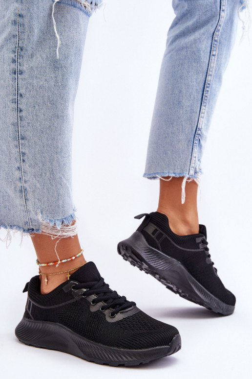 Športová obuv klasického strihu v čiernej farbe Darla