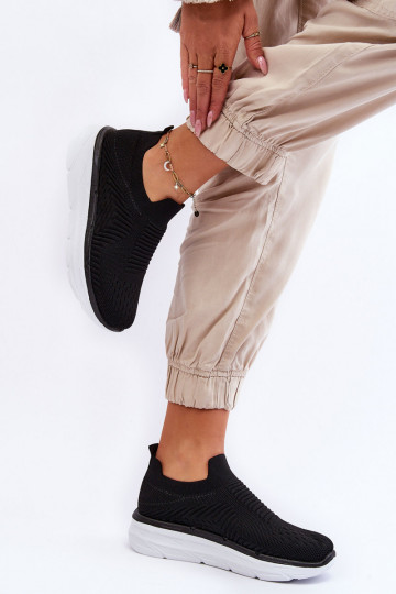 Športová obuv odolného modelu v čiernej farbe Ferive 2