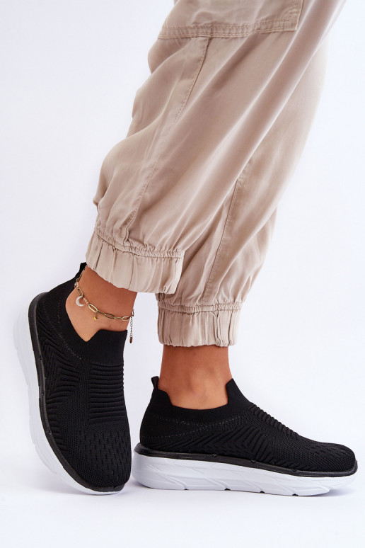 Športová obuv odolného modelu v čiernej farbe Ferive Športová obuv odolného modelu v čiernej farbe Ferive