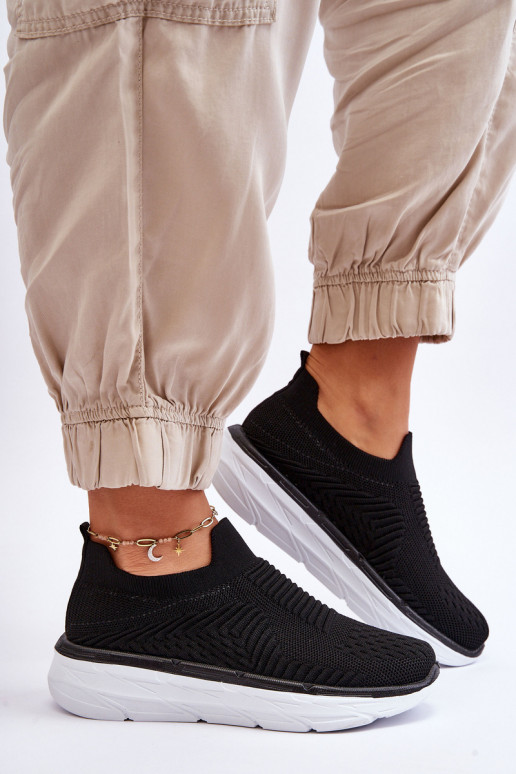 Športová obuv odolného modelu v čiernej farbe Ferive Športová obuv odolného modelu v čiernej farbe Ferive