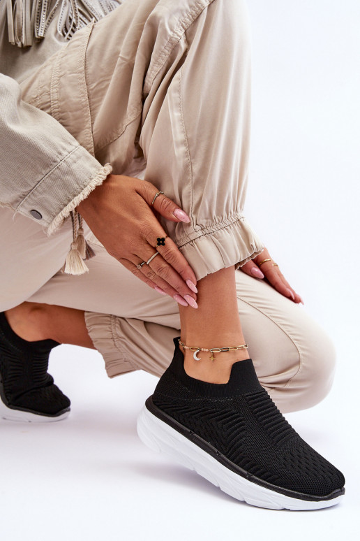 Športová obuv odolného modelu v čiernej farbe Ferive Športová obuv odolného modelu v čiernej farbe Ferive