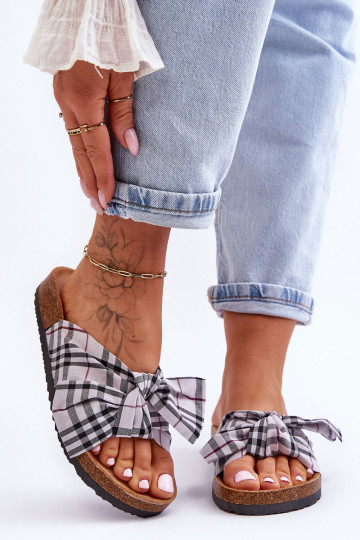 Papuče so stuhami s platformou v šedej farbe Vero 2