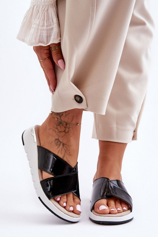 s lakovým efektom Papuče S.Barski AL22469 čierna farba s lakovým efektom Papuče S.Barski AL22469 čierna farba