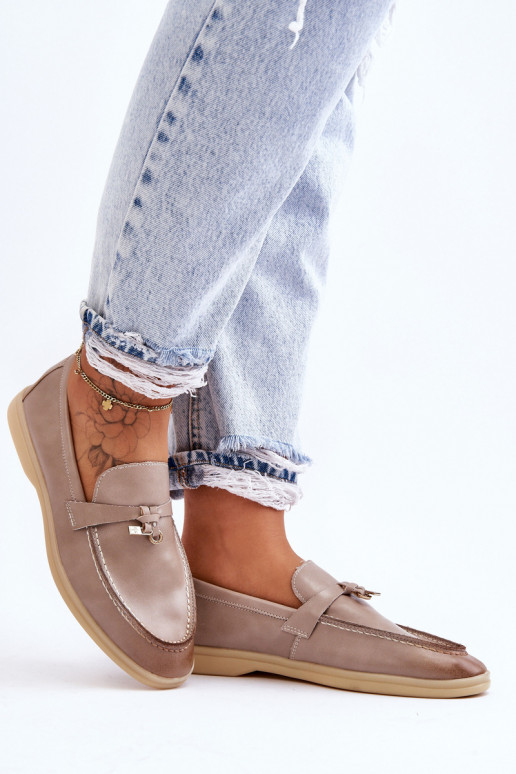 Klasický model dámskych mokasín v šedej farbe Cortez