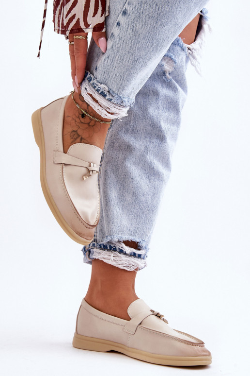 Klasický model dámskych mokasín béžovej farby Cortez Klasický model dámskych mokasín béžovej farby Cortez