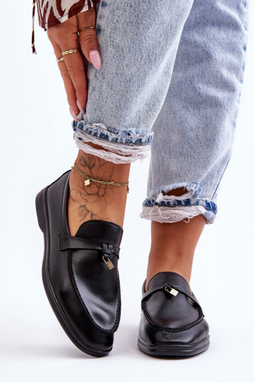 Klasický model dámskych mokasín v čiernej farbe Cortez 2