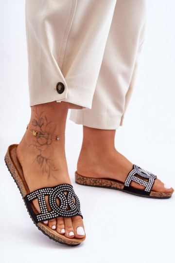 Dámske papuče zdobené cvokmi čiernej farby Evelins