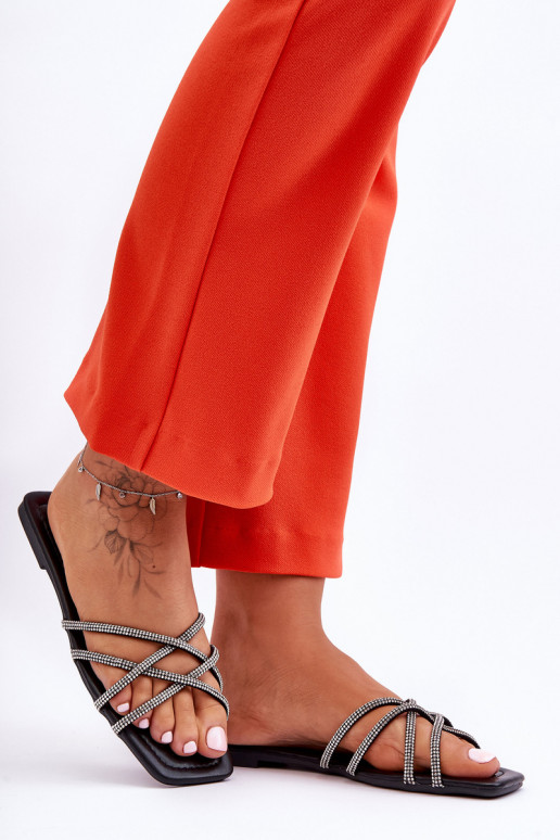 Papuče s ramienkami I čiernej farby Leomi Papuče s ramienkami I čiernej farby Leomi