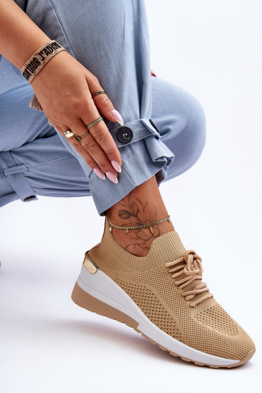 Športová obuv Visconti pieskovej farby nápadného modelu Športová obuv Visconti pieskovej farby nápadného modelu