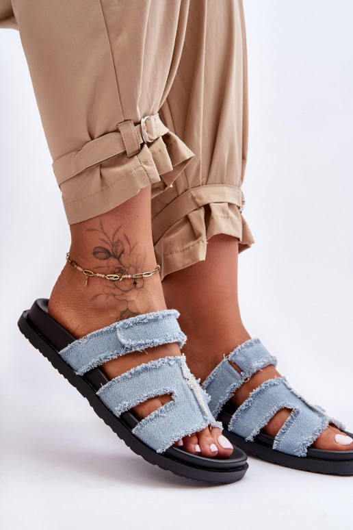 Papuče so zapínaním v modrej farbe Lamirose