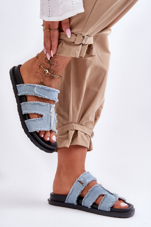 Papuče so zapínaním v modrej farbe Lamirose