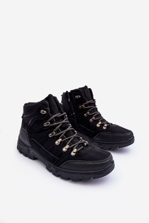 turistické topánky sú vyteplené v čiernej farbe Cowder