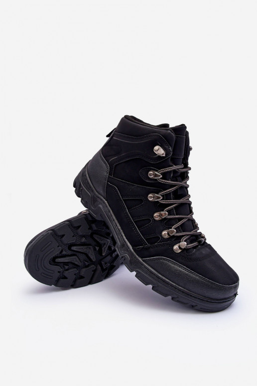 turistické topánky sú vyteplené v čiernej farbe Cowder