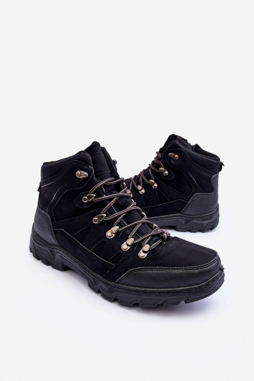 turistické topánky sú vyteplené v čiernej farbe Cowder