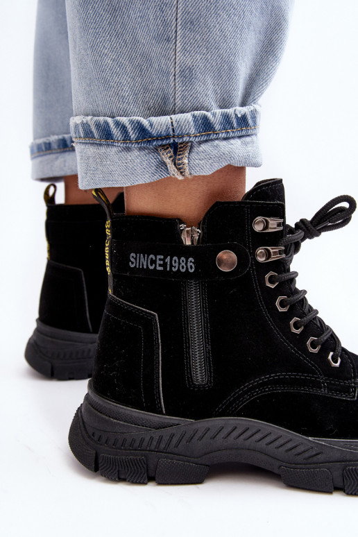 vyteplené zo semišu Dámske čižmy čiernej farby Jailina vyteplené zo semišu Dámske čižmy čiernej farby Jailina