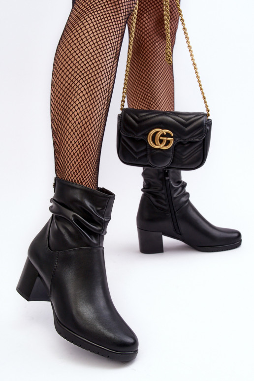 Čižmy na podpätku čiernej farby Liriam Čižmy na podpätku čiernej farby Liriam