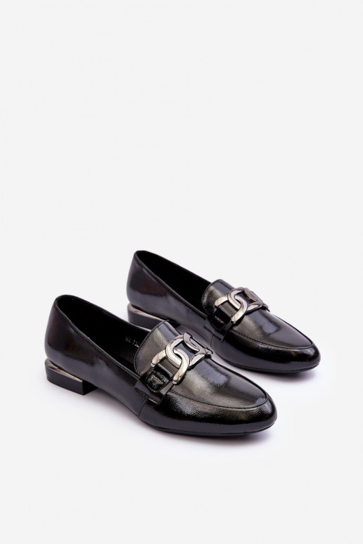 dámske mokasíny s lakovým efektom s ornamentami v čiernej farbe Camilena