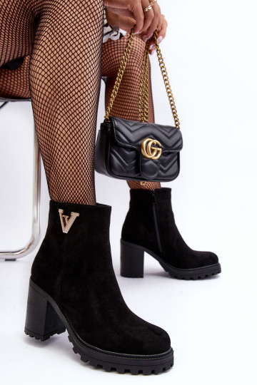 Semišové členkové čižmy s ornamentami v čiernej farbe Strong 2