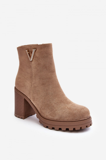 Semišové členkové čižmy s ornamentami béžovej Strong