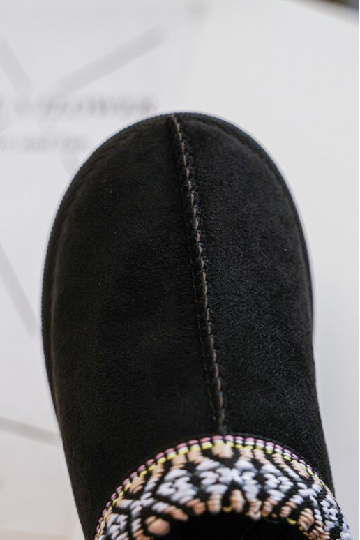 Detské papuče odolného modelu na zateplenie v čiernej farbe Olivane Detské papuče odolného modelu na zateplenie v čiernej farbe Olivane