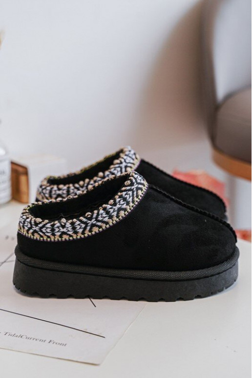 Detské papuče odolného modelu na zateplenie v čiernej farbe Olivane Detské papuče odolného modelu na zateplenie v čiernej farbe Olivane