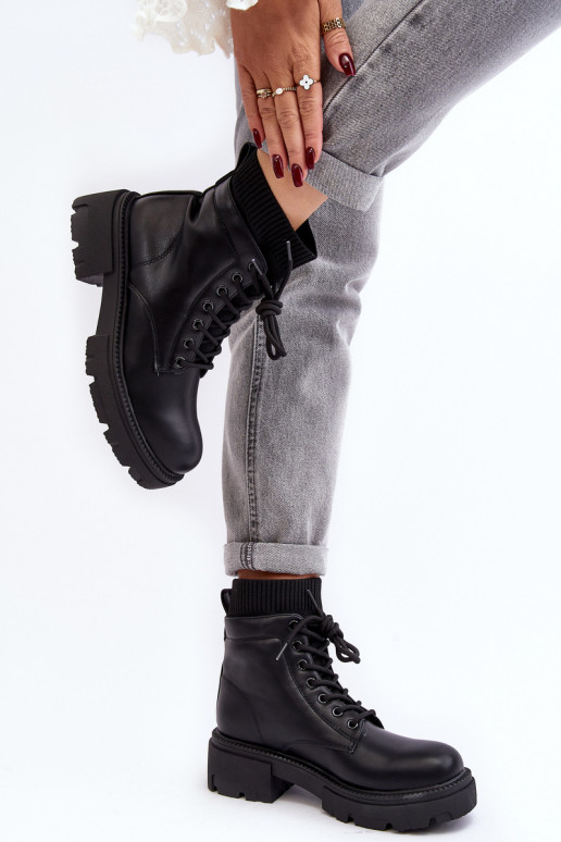 topánky Dámske čižmy s podrážkou ponožkového typu v čiernej farbe Rivella