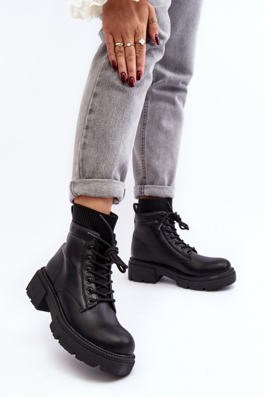 topánky Dámske čižmy s podrážkou ponožkového typu v čiernej farbe Rivella