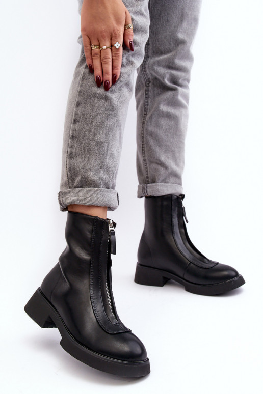 Čižmy na širokých podpätkoch so zipsom v čiernej farbe Elkasa Čižmy na širokých podpätkoch so zipsom v čiernej farbe Elkasa