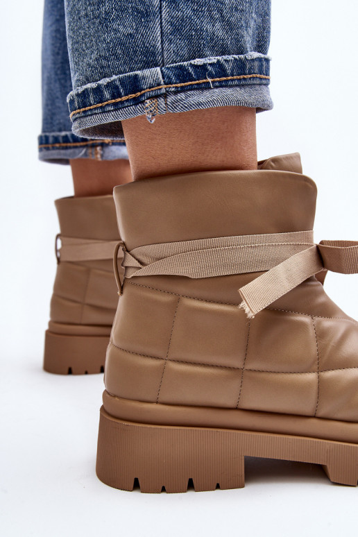 Čižmy s prešívanými vzormi v khaki farbe Bizzanti Čižmy s prešívanými vzormi v khaki farbe Bizzanti