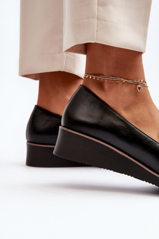 topánky s ornamentami v čiernej farbe Miliret