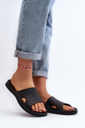 Klasický model Dámske papuče v čiernej farbe Juniria 2