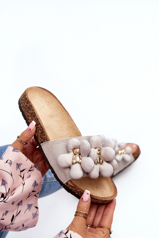 Dámske papuče s krásnymi detailmi v šedej farbe Bunlia