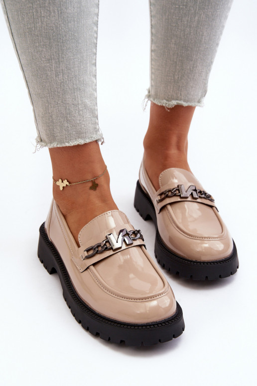 Mokasíny s lakovým efektom so širokými podpätkami béžovej farby Ezoma