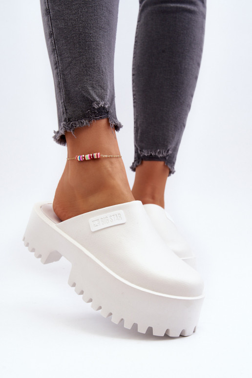 Papuče s módnou masívnou podrážkou Big Star NN274015 bielej farby