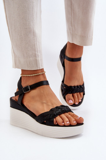 Sandále na platforme čiernej farby Esinna