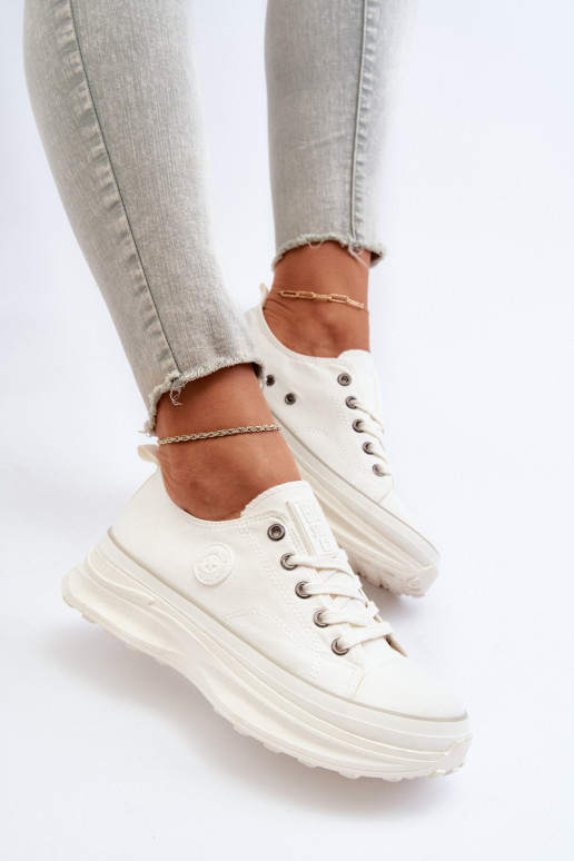 Dámske topánky s módnou masívnou podrážkou Big Star NN274126 bielej farby Dámske topánky s módnou masívnou podrážkou Big Star NN274126 bielej farby