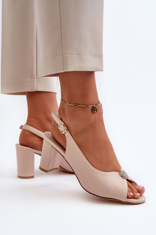 Sandále Trasea v elegantnom štýle s podpätkami s ornamentami Sandále Trasea v elegantnom štýle s podpätkami s ornamentami
